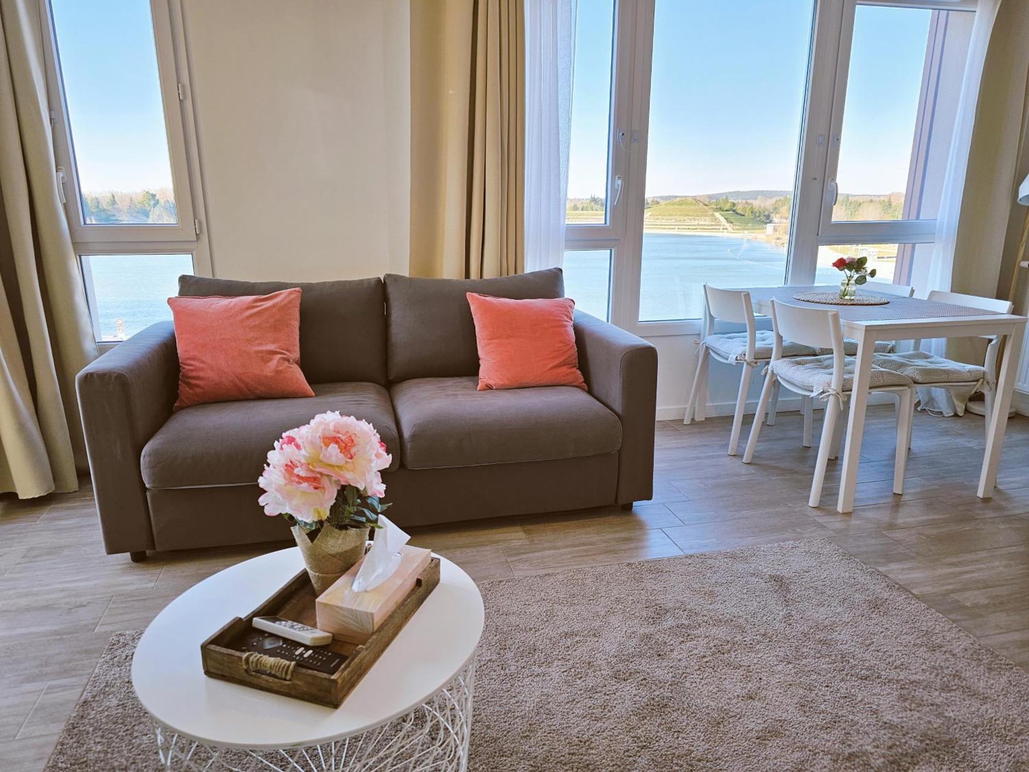 Lakeside Provence - Appartement 4 Etoiles Face Au Lac De Monteux Exteriér fotografie